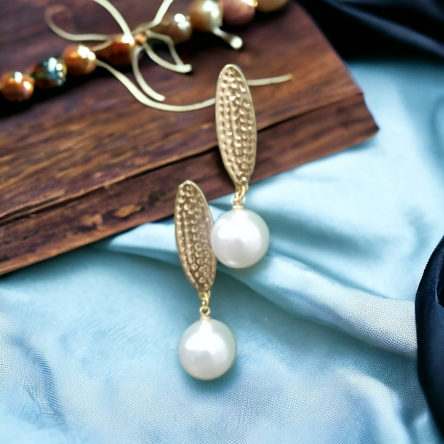 Classy Leaf with Pearl Earrings