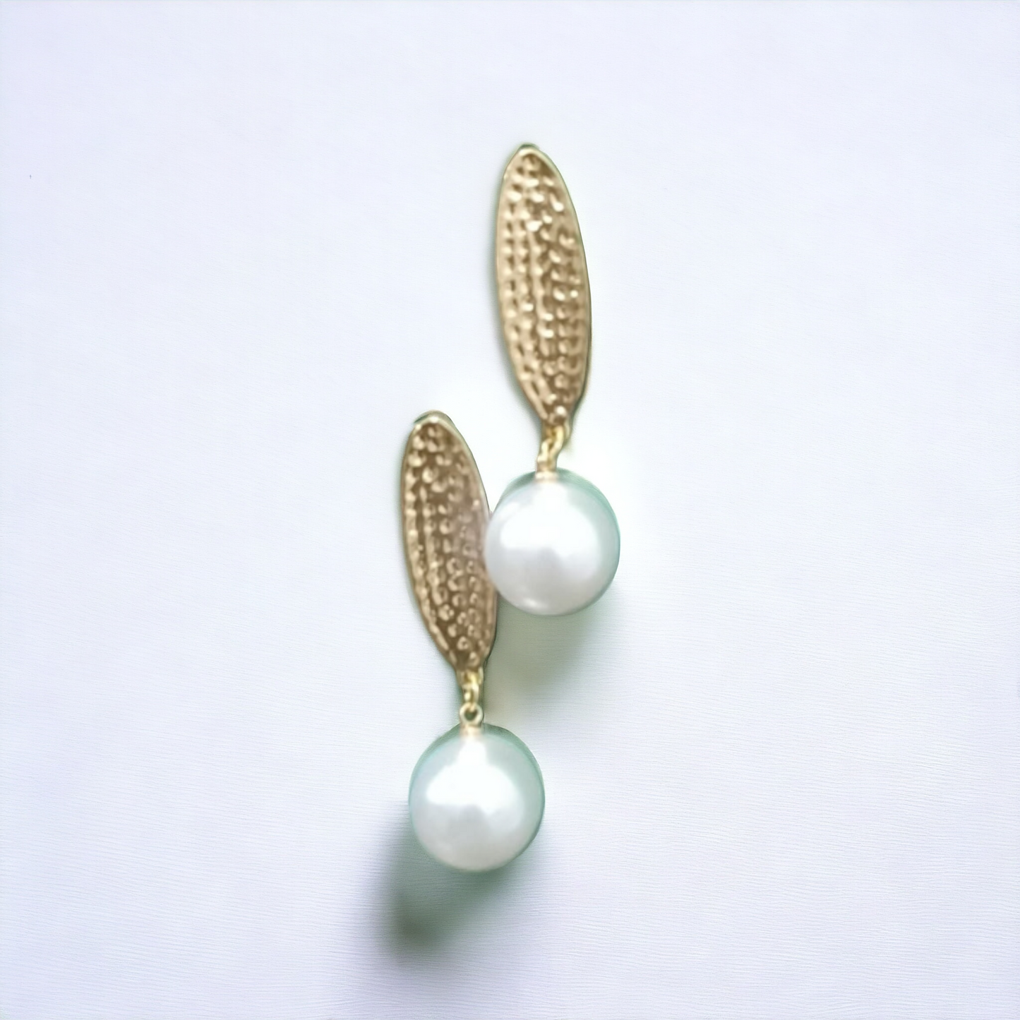 Classy Leaf with Pearl Earrings