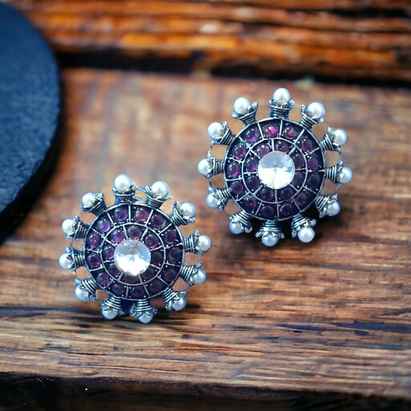 Serene Round Stud Earrings with Pearls
