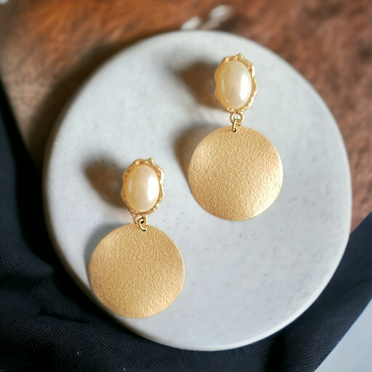 Stunning Round shaped golden Earrings with Pearl